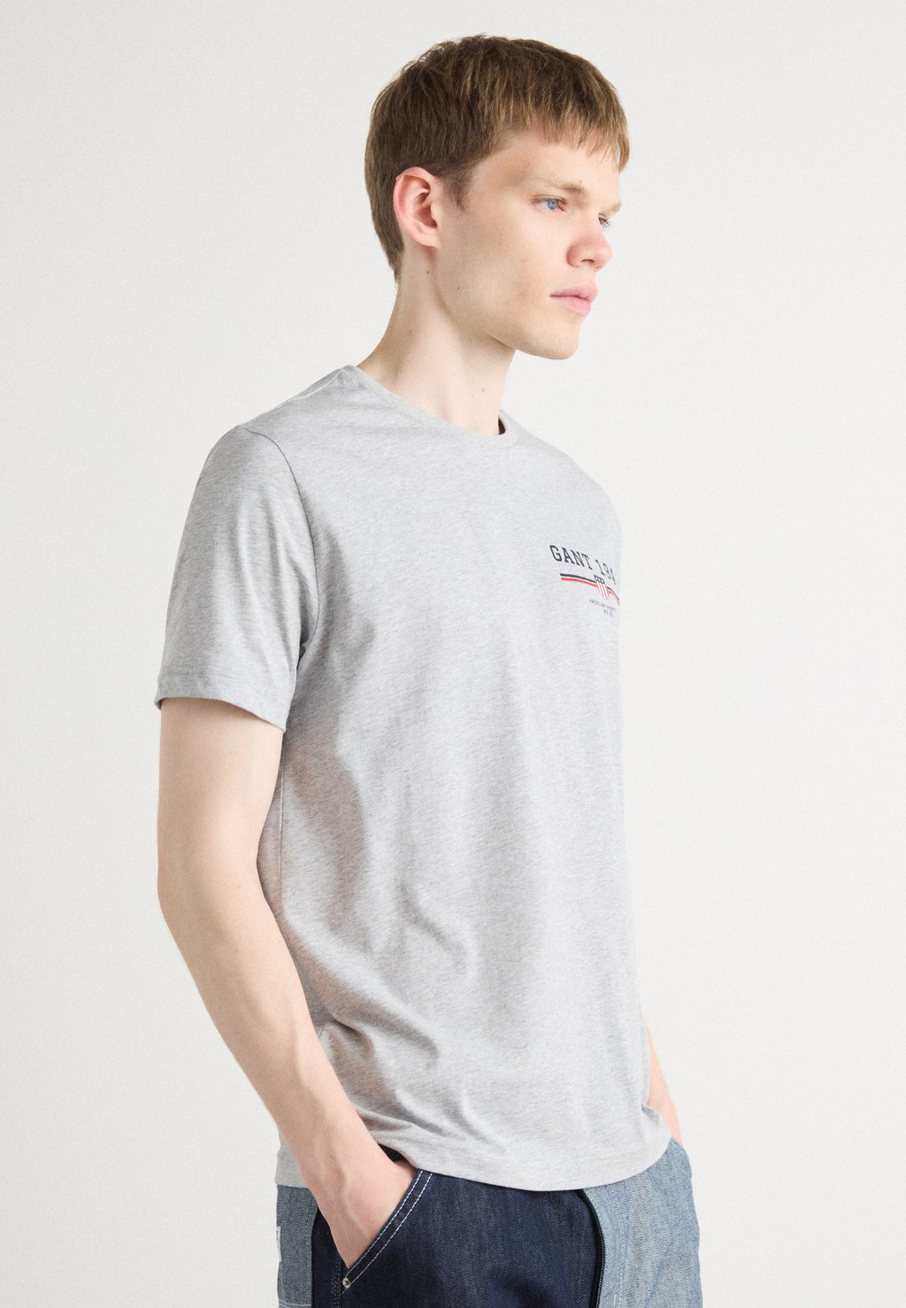 

Футболка с принтом GRAPHIC GANT, серый