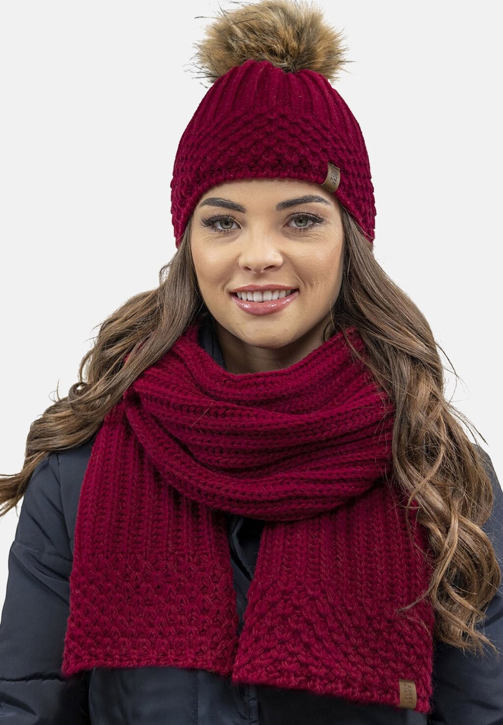 

Шапка SET Vivisence, цвет maroon