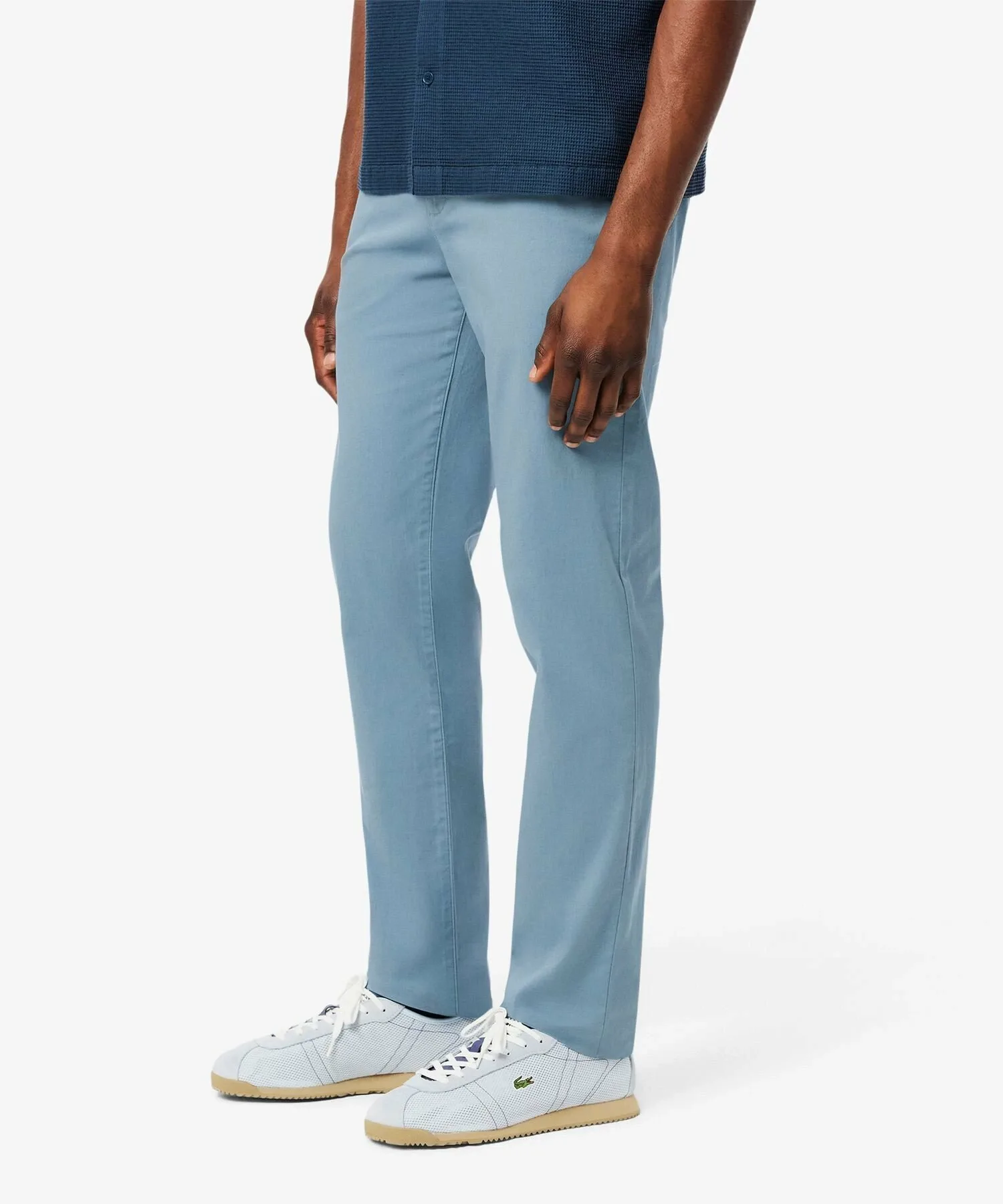 Узкие прямые эластичные брюки-чиносы LACOSTE, Grayish Blue — фото 2