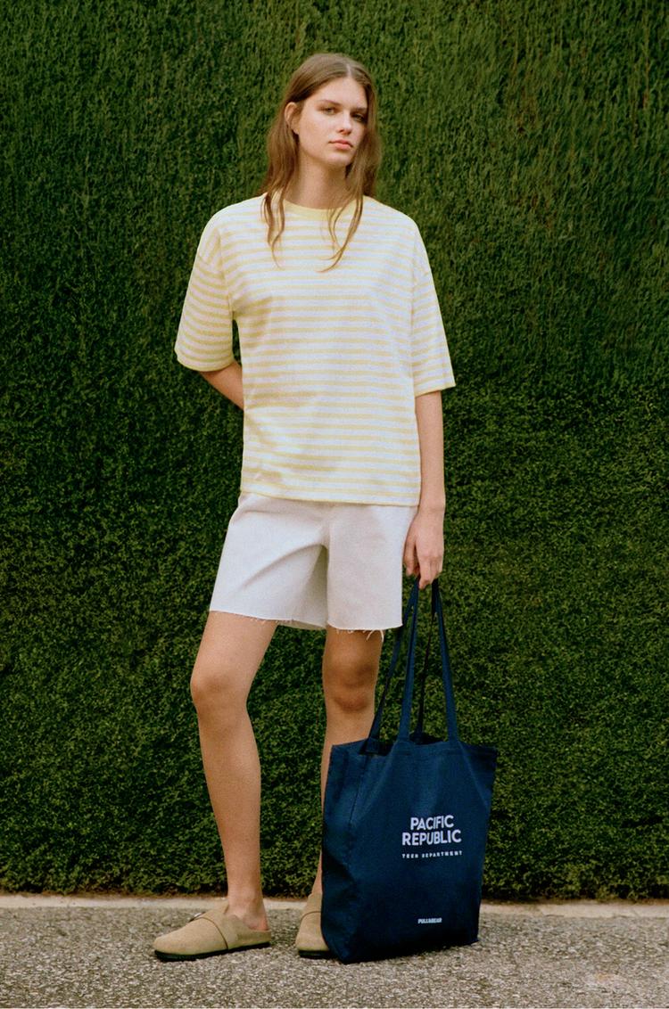 

Полосатая футболка Pull And Bear, белый