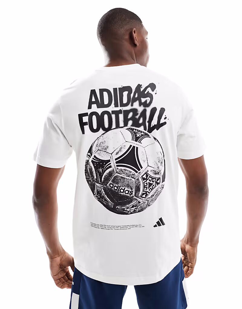 

Футболка Adidas performance Football tango history с графическим принтом белого цвета