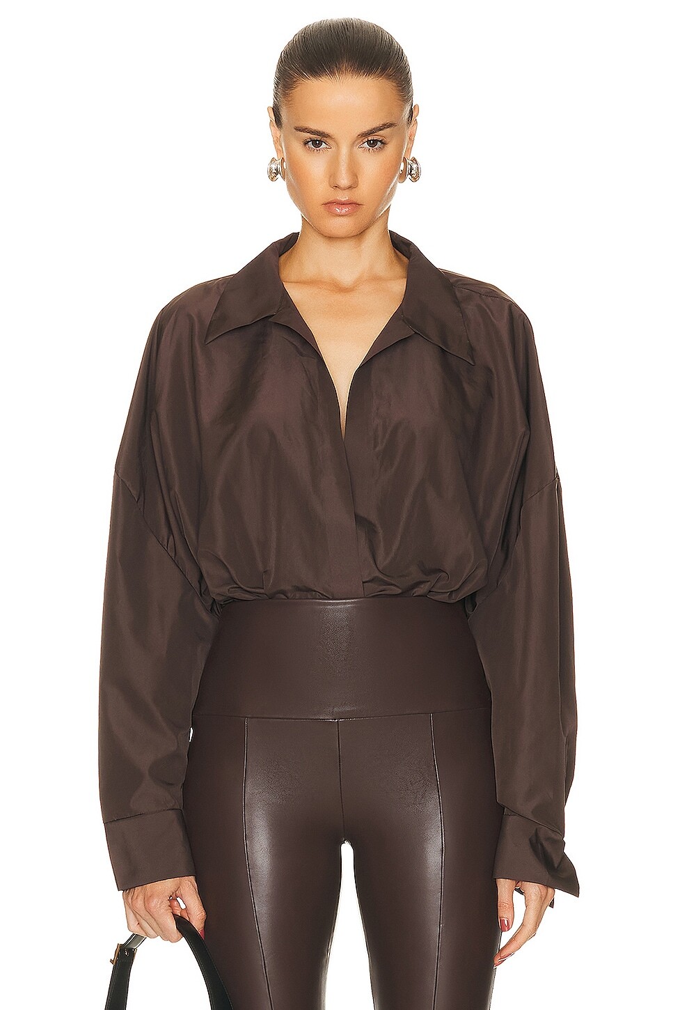 

Боди Norma Kamali Super Oversized Boyfriend Shirt, цвет Chocolate