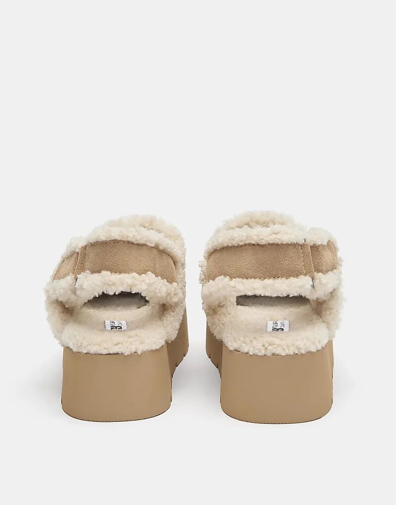 Угги с ремнями на платформе Pull&Bear из искусственной овчины застревают в песке — фото 4