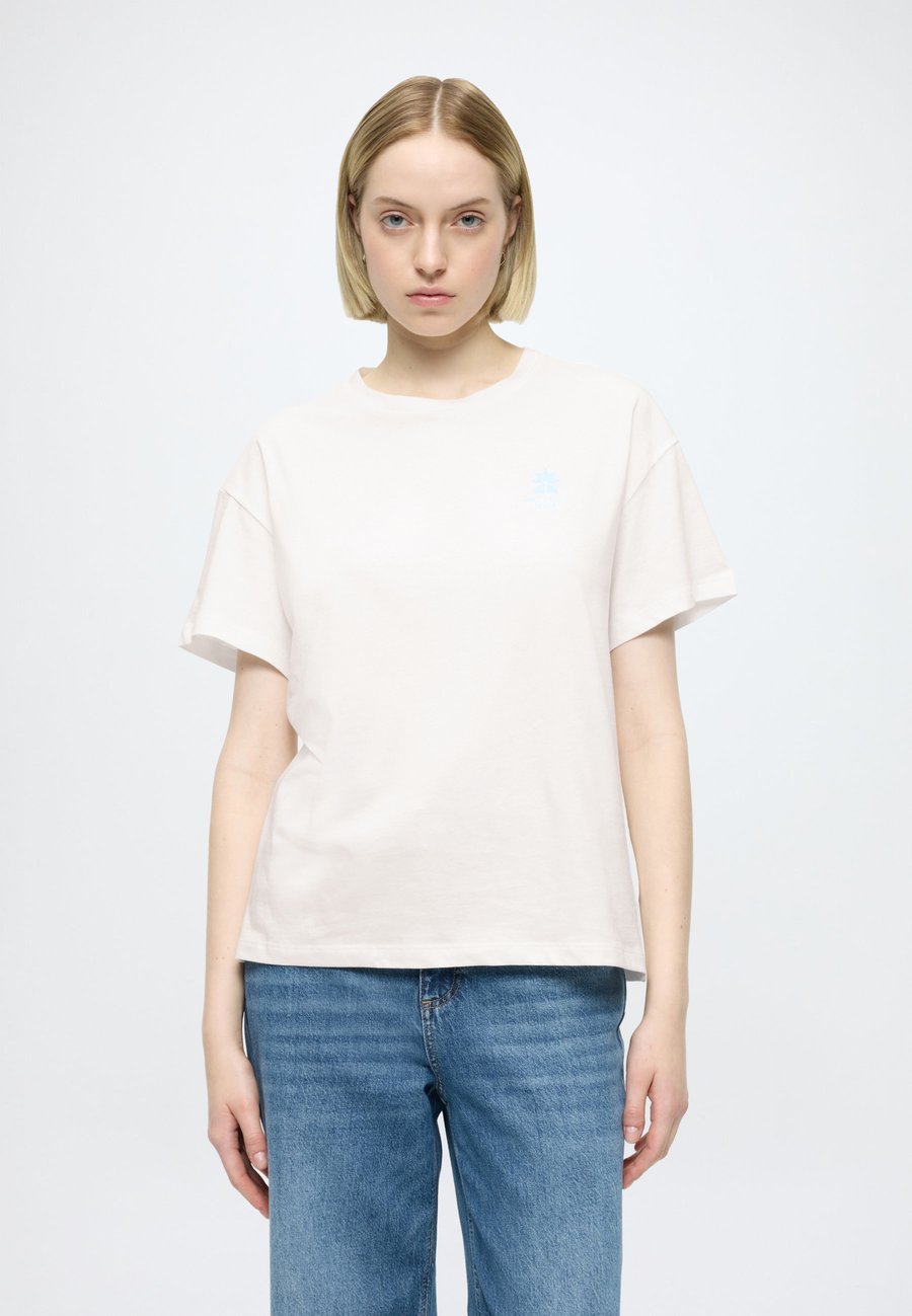 

Футболка Marc O'Polo DENIM PRINT T-SHIRT, SSL, NORMAL FIT, SPECIAL, Silky White/White, Белый, Футболка Marc O'Polo DENIM PRINT T-SHIRT, SSL, NORMAL FIT, SPECIAL, Silky White/White