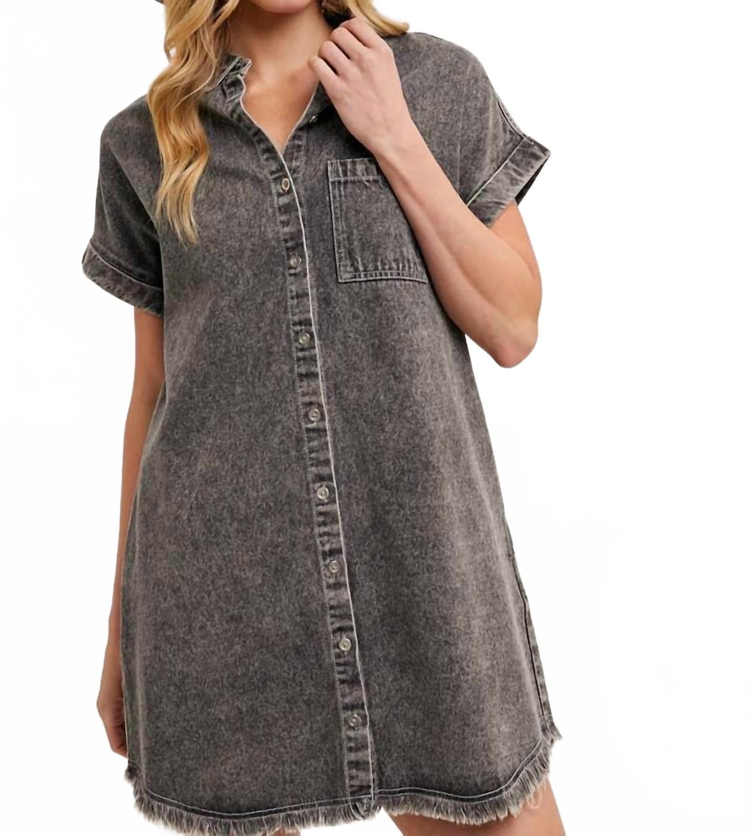 

Джинсовое платье-рубашка с рваным подолом и манжетами на рукавах в сером дениме BluIvy, серый