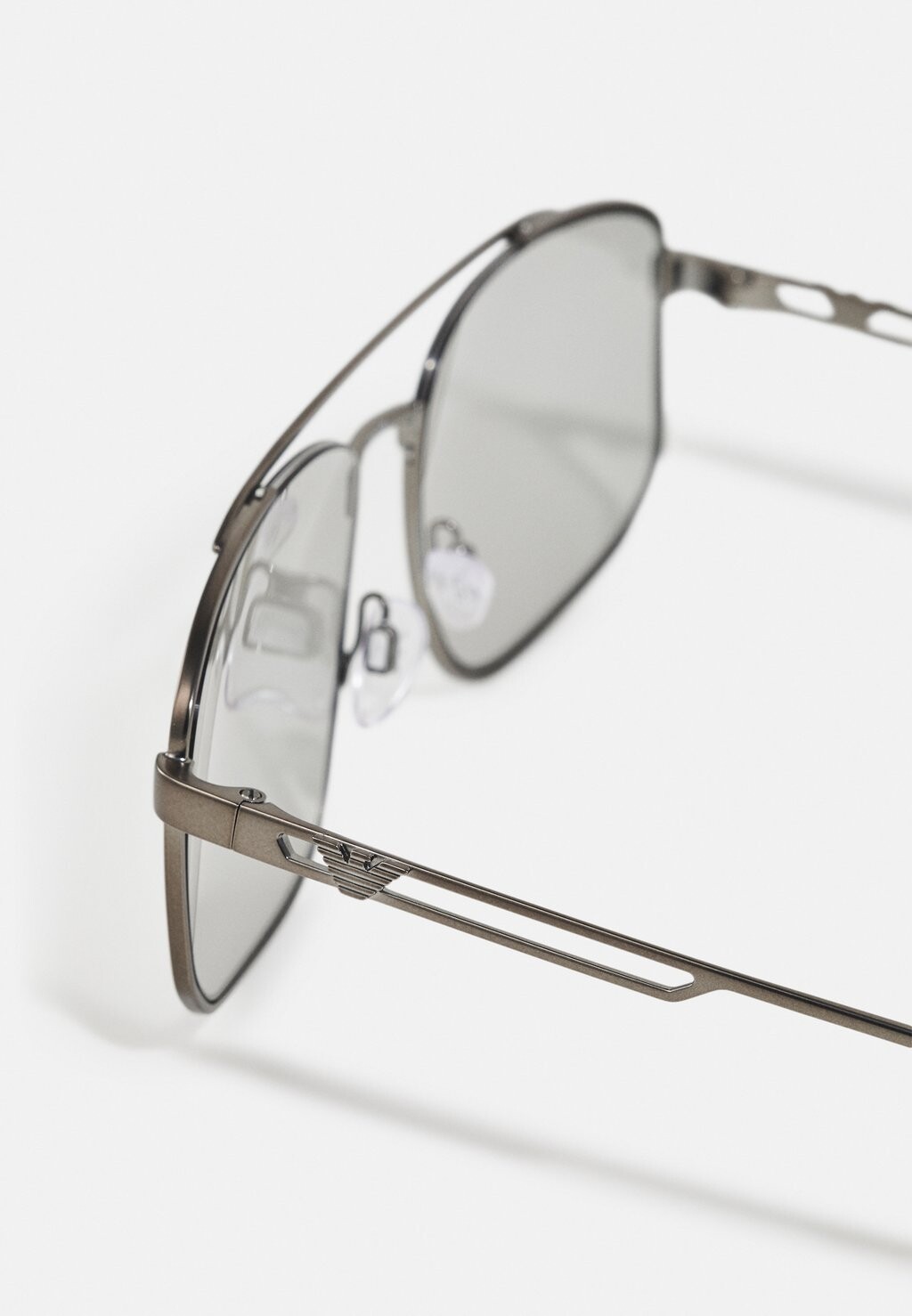 

Солнцезащитные очки Emporio Armani, бронза