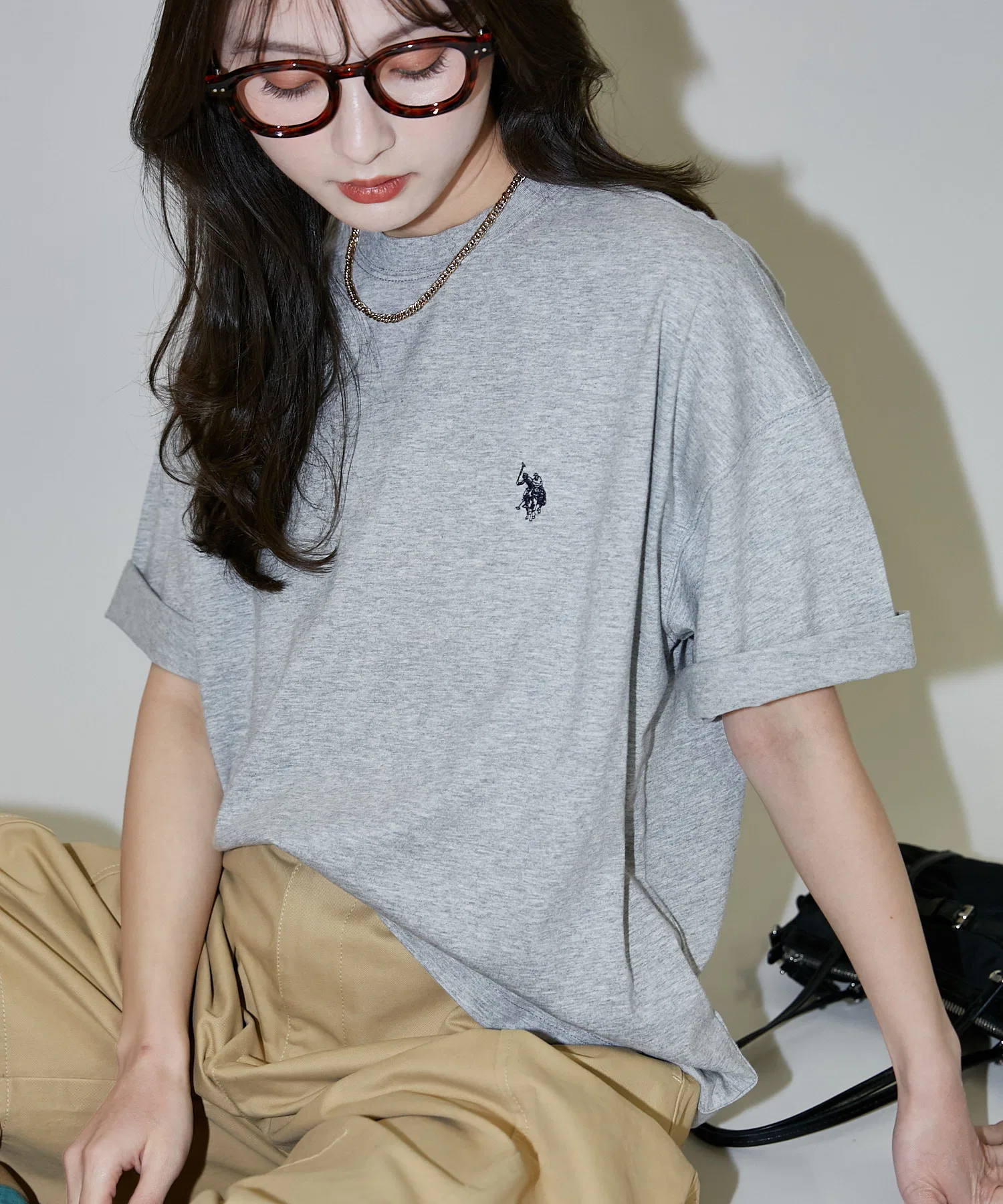Унисекс футболка U.S. POLO ASSN. с вышивкой, круглая горловина, серо-коричневая — фото 3