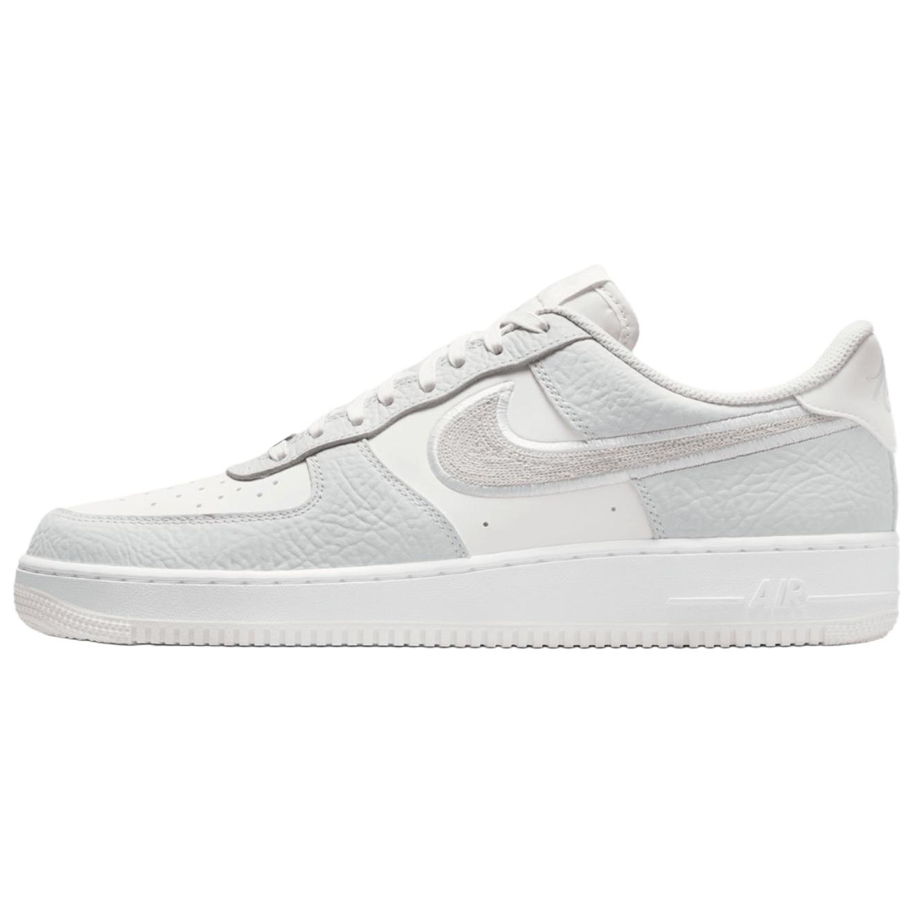 

Nike Мужские скейтборд-кроссовки Air Force 1, белый с серыми элементами