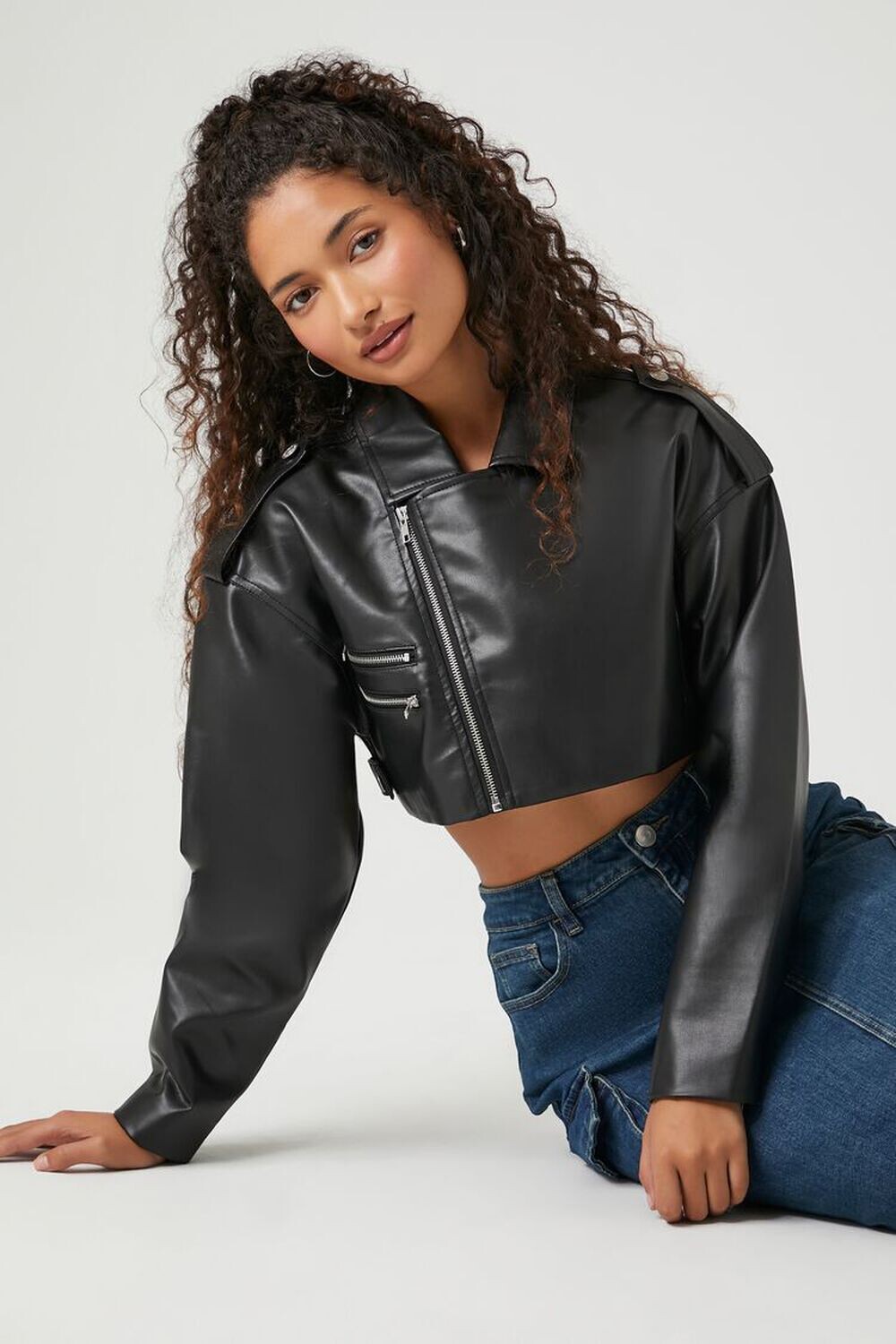 

Укороченная байкерская куртка из искусственной кожи Forever 21, черный