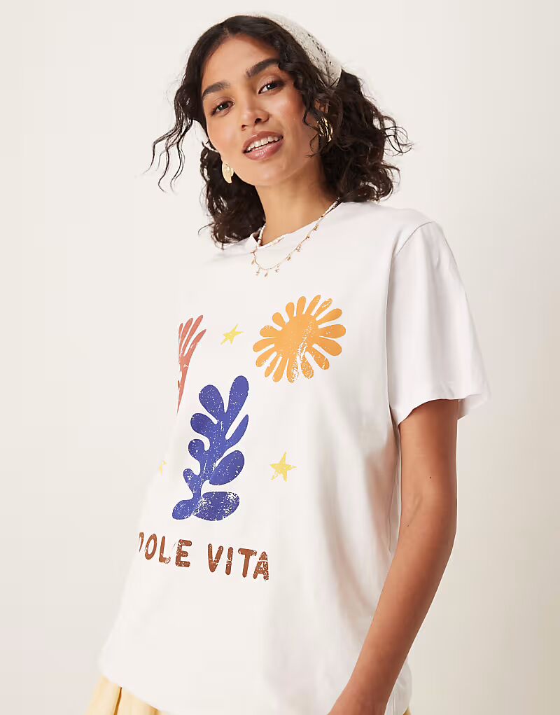 

Футболка ASOS DESIGN прямого кроя с принтом dolce vita белого цвета