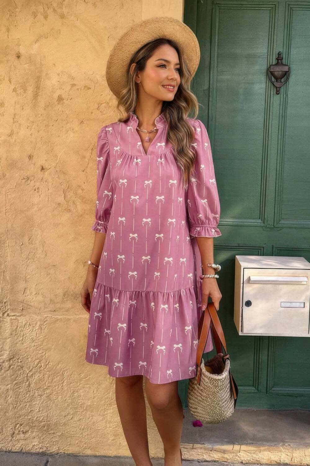 

Платье свободного кроя с V-образным вырезом и рюшами в виде банта TRUEDAMES, розовый