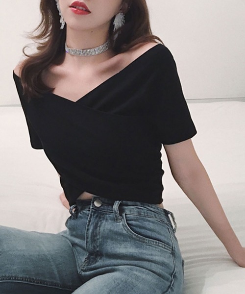 

Футболка с V-образным вырезом, открытыми плечами и короткими рукавами NinaetLina, черный