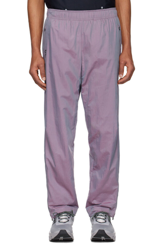 

Розовые спортивные штаны Court On