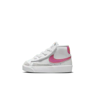 

Кроссовки Nike Blazer Mid '77, цвет Summit White/University Gold/White/Pinksicle