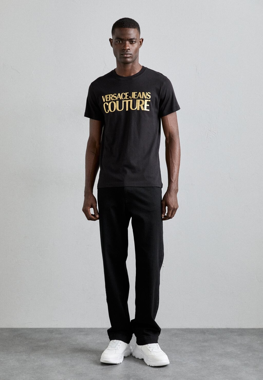 

Футболка с принтом LOGO Versace, черный