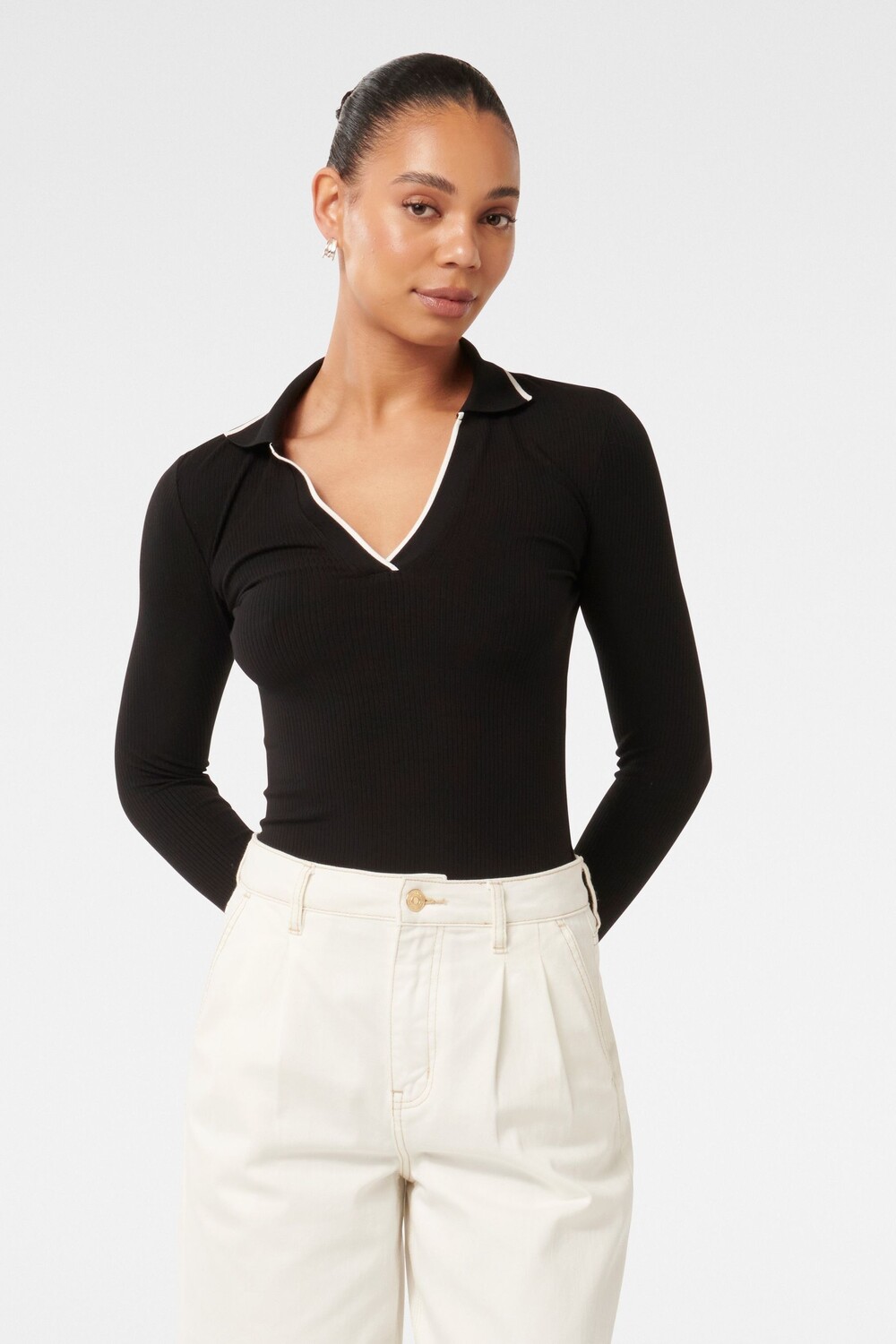 

Поло с длинными рукавами и отделкой Reina Forever New, черный