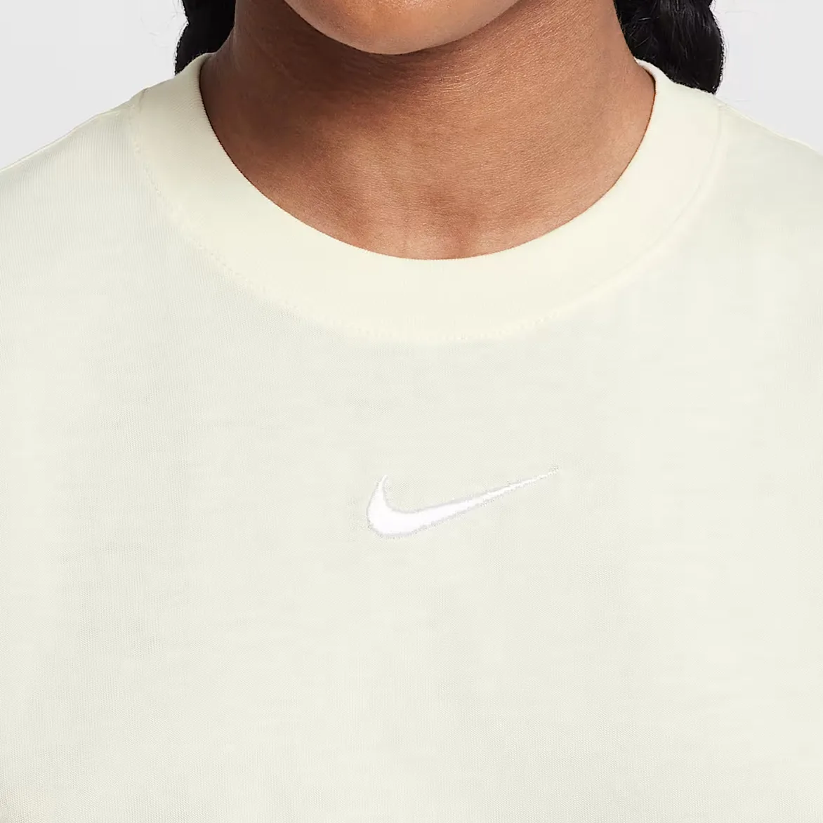 Nike Футболка Essential Coconut Milk для подростков — фото 4