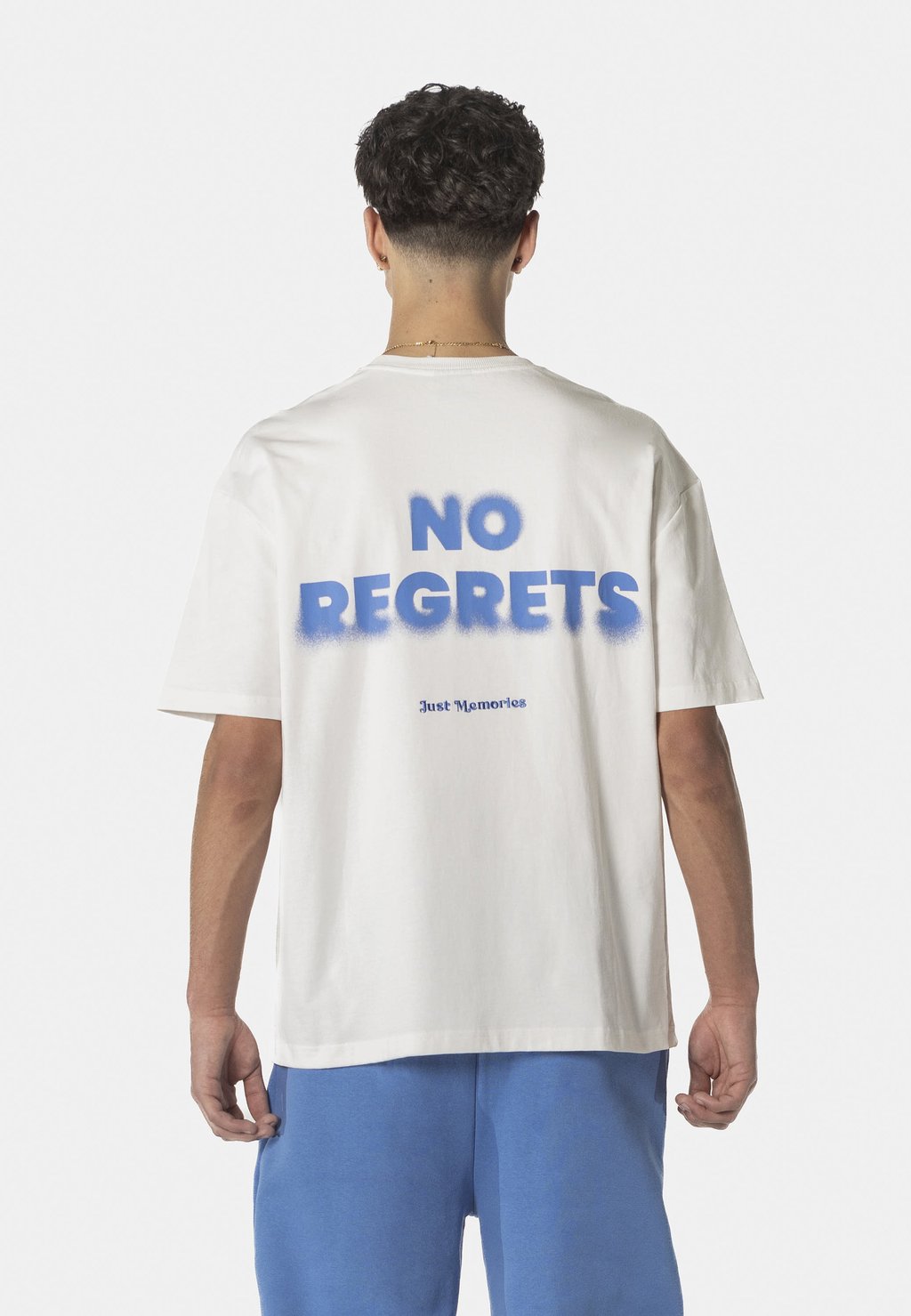 

Футболка с принтом NO REGRETS KOQS, кремовый
