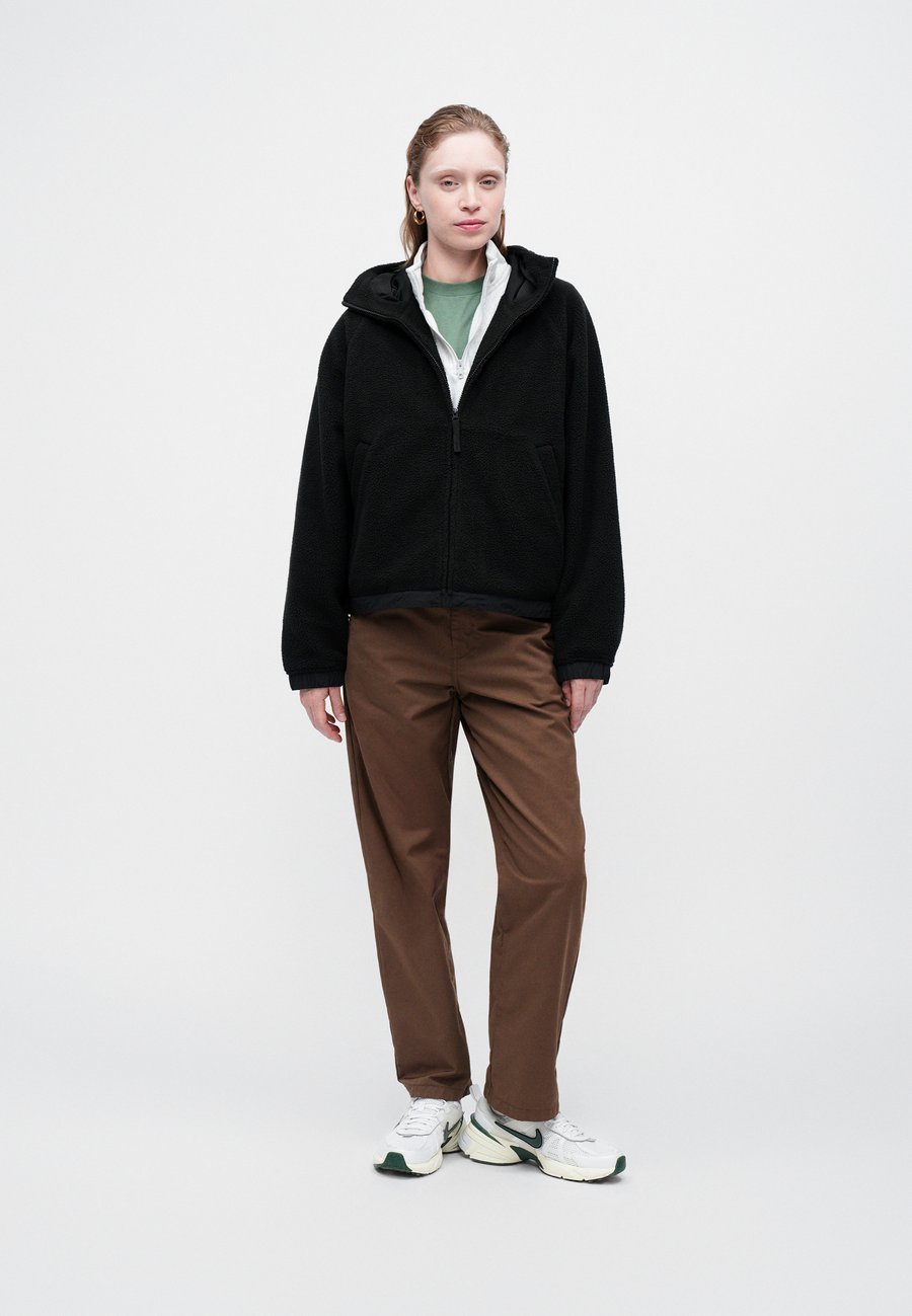 

Флисовая куртка Carhartt WIP HOODED HELIX JACKET, Black/Porphyry/Black