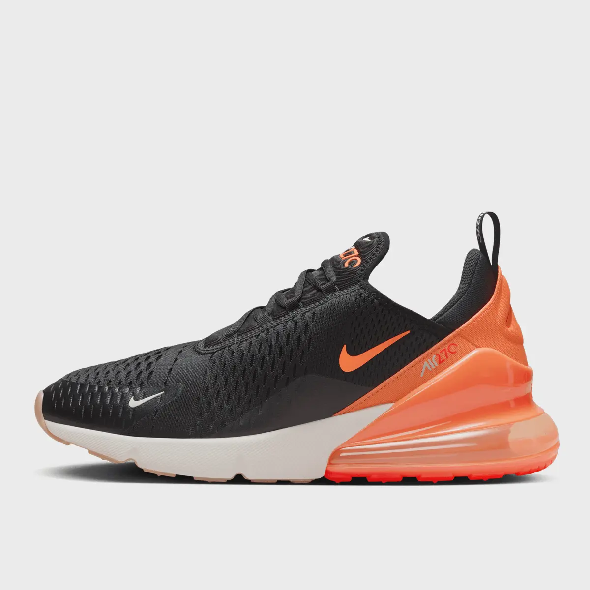 

Кроссовки Nike Air Max 270, черный/оранжевый/белый