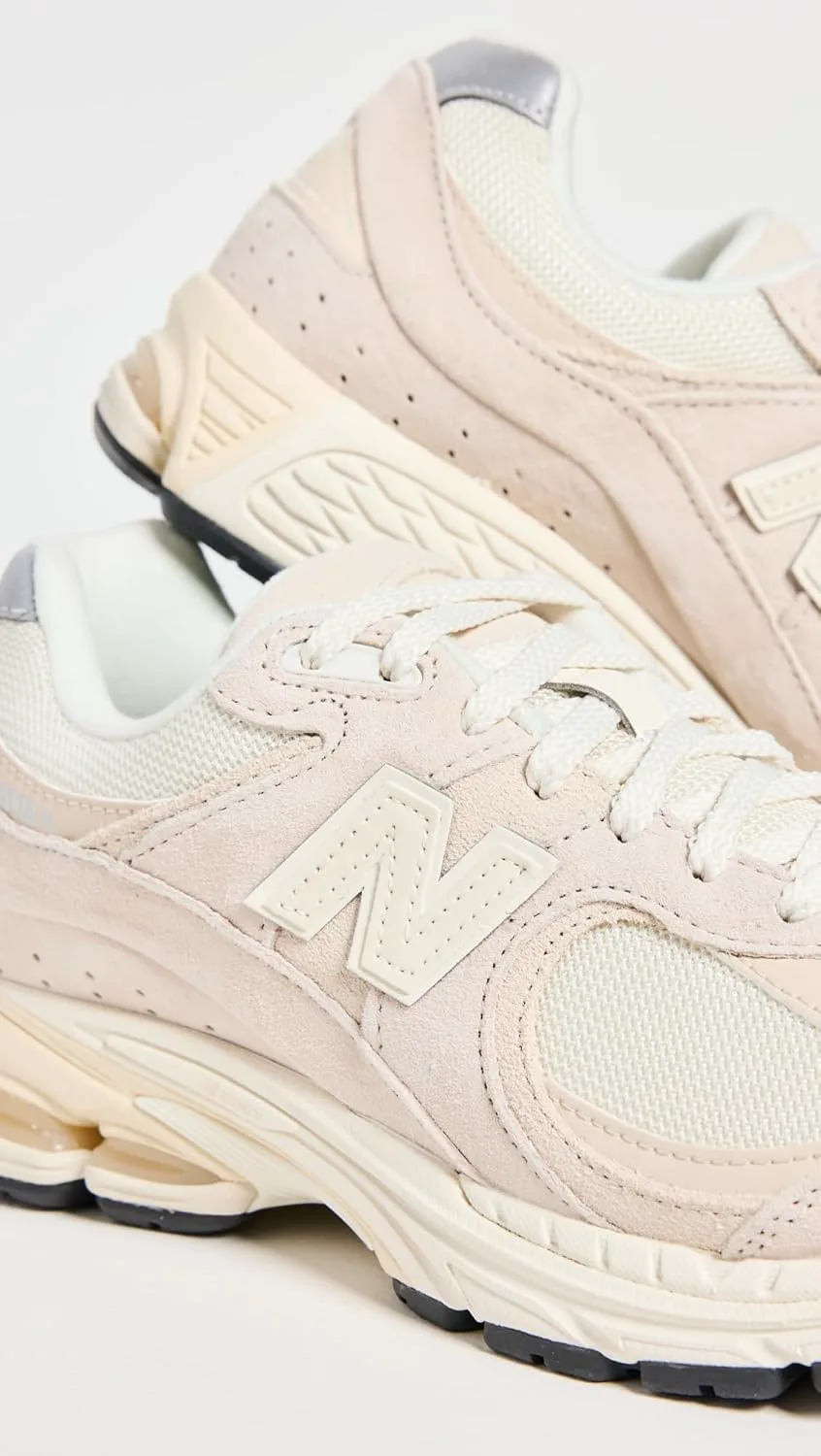 Мужские кроссовки New Balance M2002RCC, серебряный — фото 3