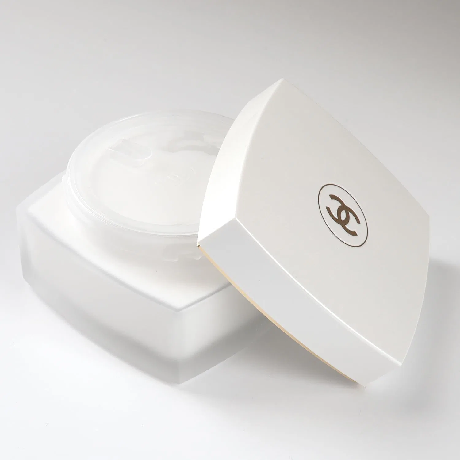 Крем для тела Chanel Coco Mademoiselle Silky Body Cream 150 г — фото 3