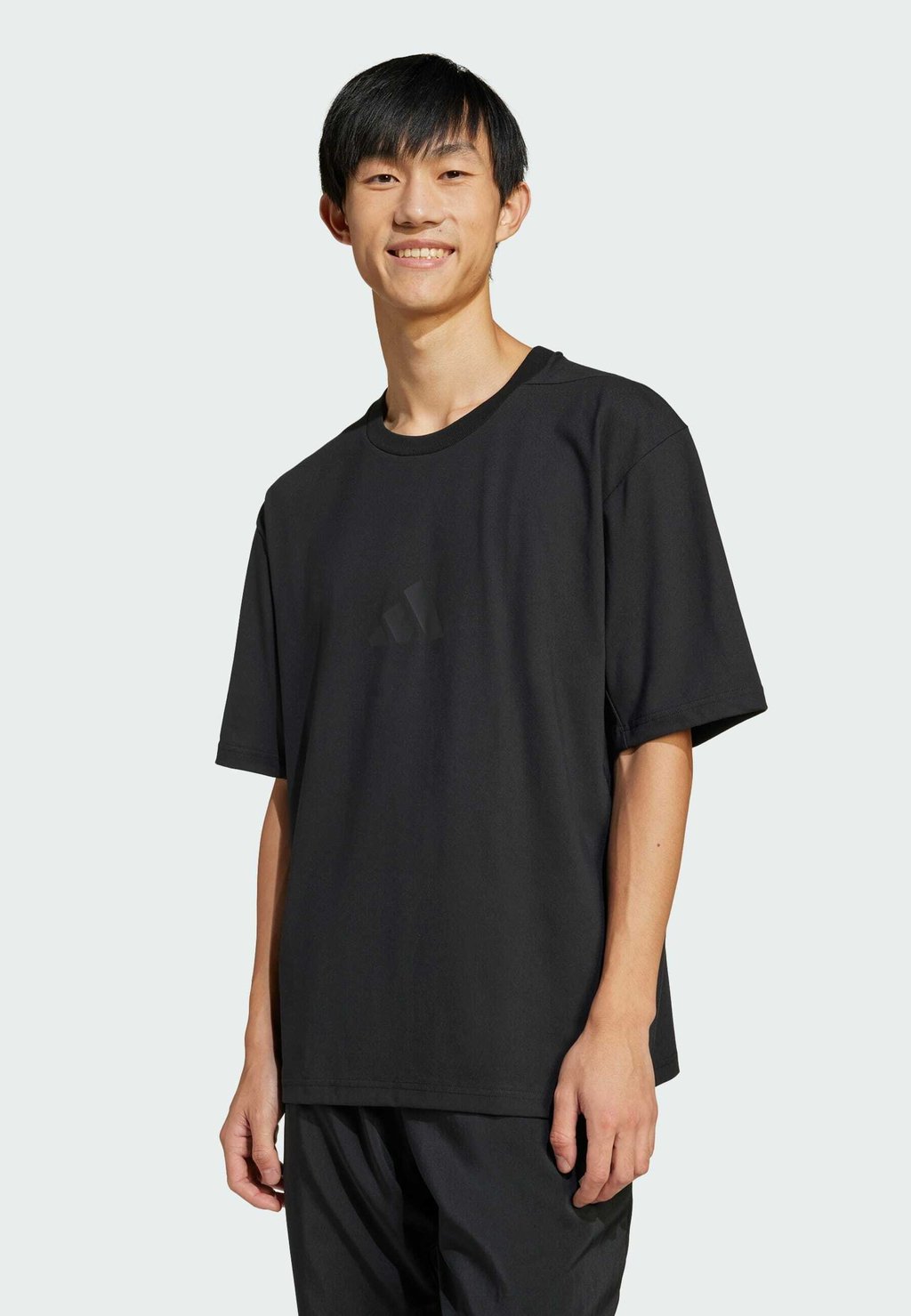 

Футболка с принтом LOOSE FIT Adidas Sportswear, черный