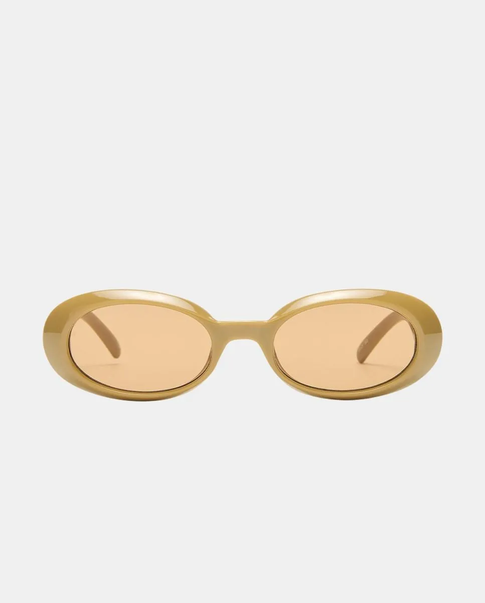 

Унисекс солнцезащитные очки овальной формы из литого пластика Le Specs, горчичный