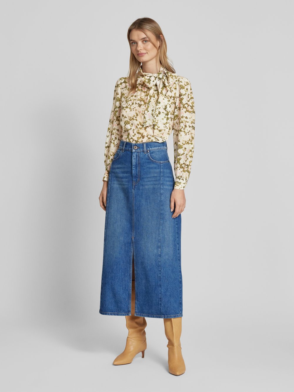 

Блузка из шелка с бантом, модель 'VALS' Weekend Max Mara, песочный