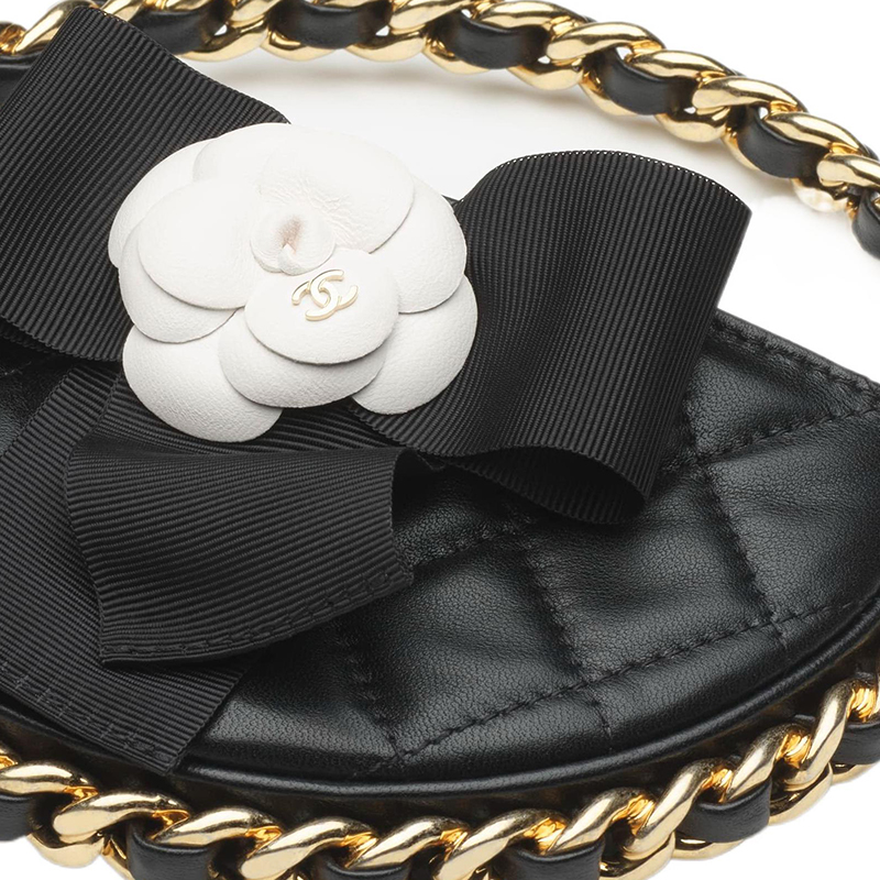 CHANEL Черная женская сумка-клатч круглая из овчины с кожаной отделкой — фото 3