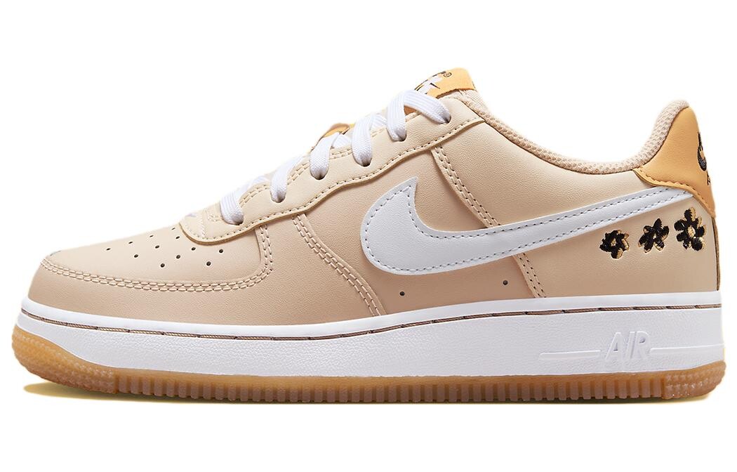 

Кроссовки Nike Air Force 1 Low SE Floral GS, цвет White/Varsity Maize