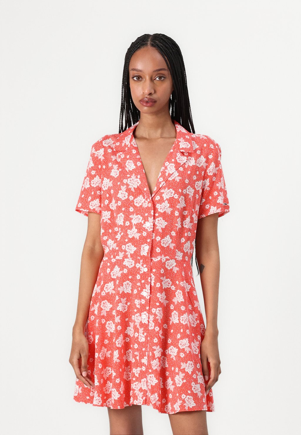 

Повседневное платье HAWAII BELTED DRESS Tommy Jeans, белый