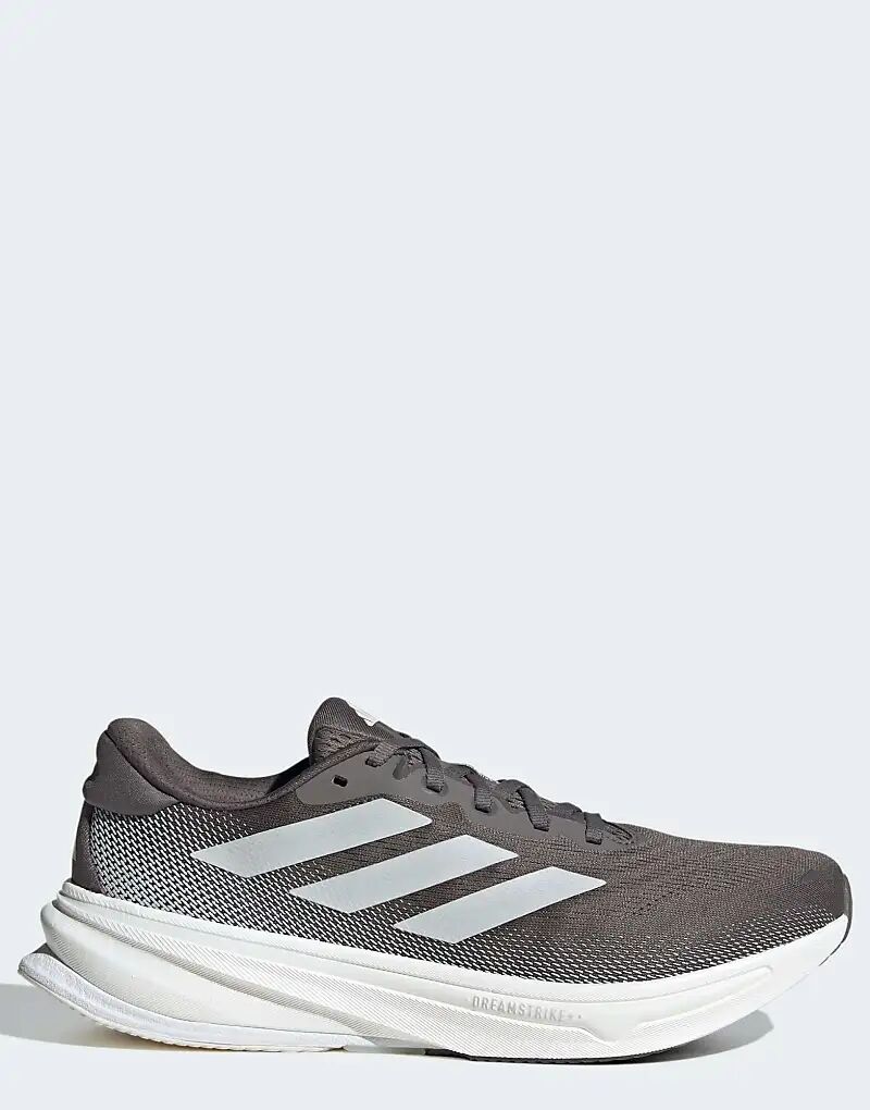

Кроссовки adidas Running Supernova rise 2 в сером цвете с нулевым металлическим блеском и кристаллами Adidas Performance