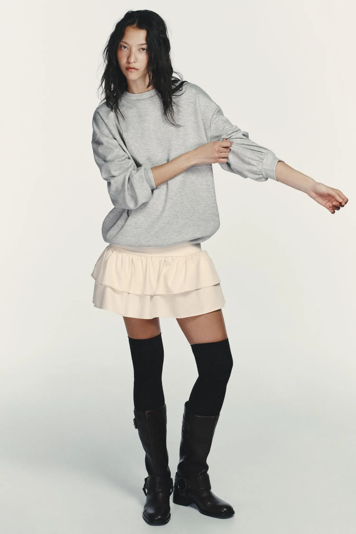 Короткое платье с контрастными оборочками Zara, экрю