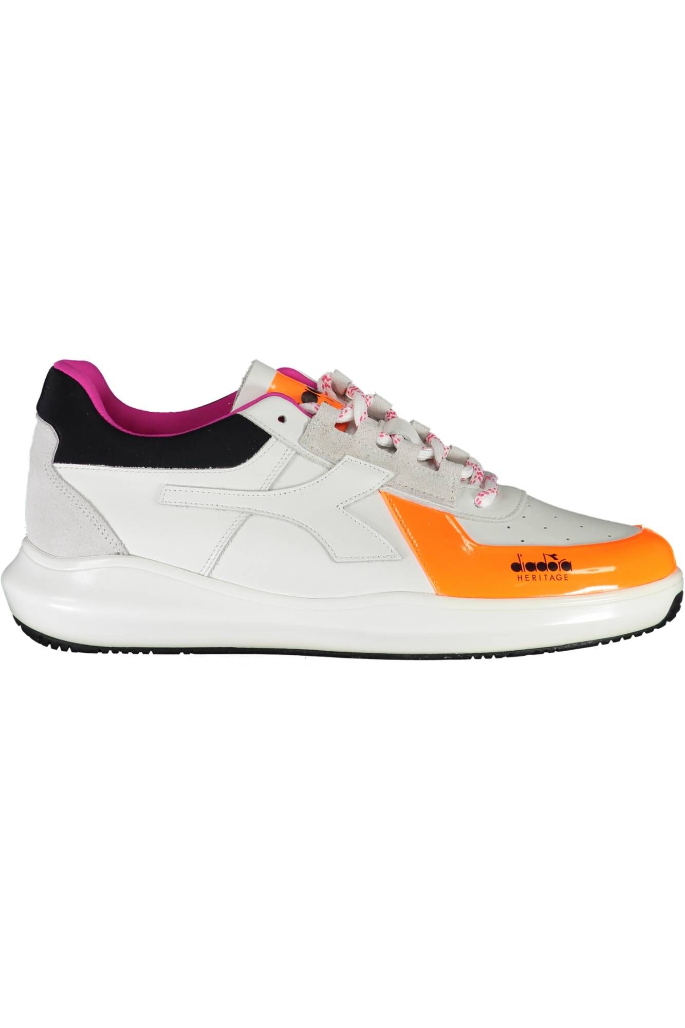 

Белые тканевые мужские кроссовки Diadora
