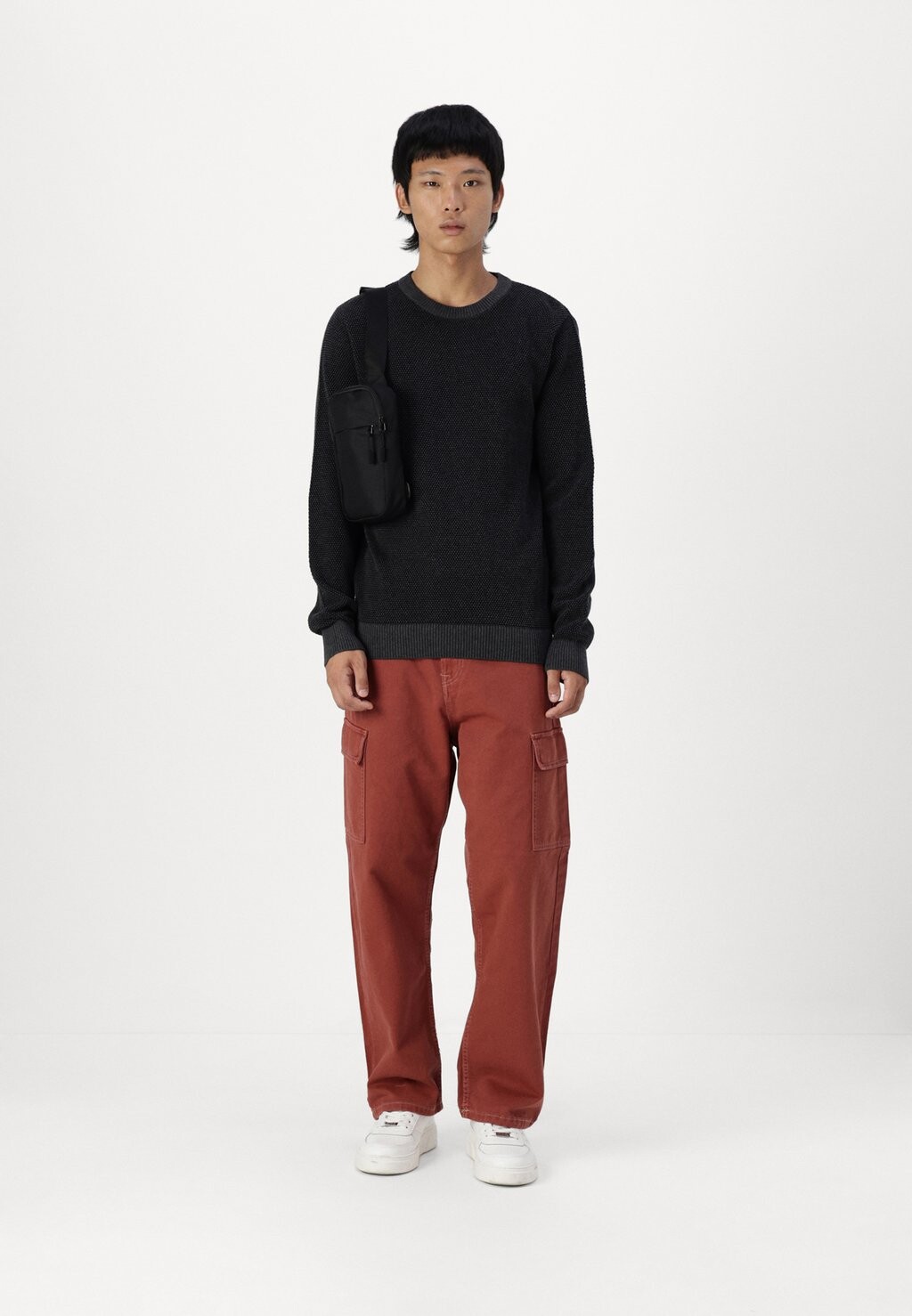 

Джемпер JJEGLOBE KNIT CREW NECK Jack & Jones, цвет Mottled Dark Grey