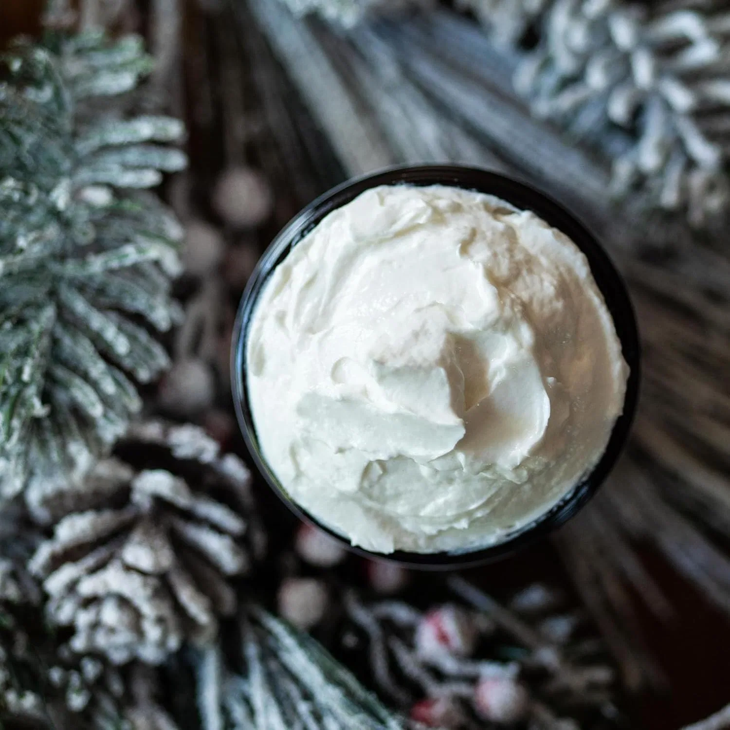 Масло для тела с мерцанием Shea Butter Limited Edition, аромат Рождества, 310 г Generic — фото 2