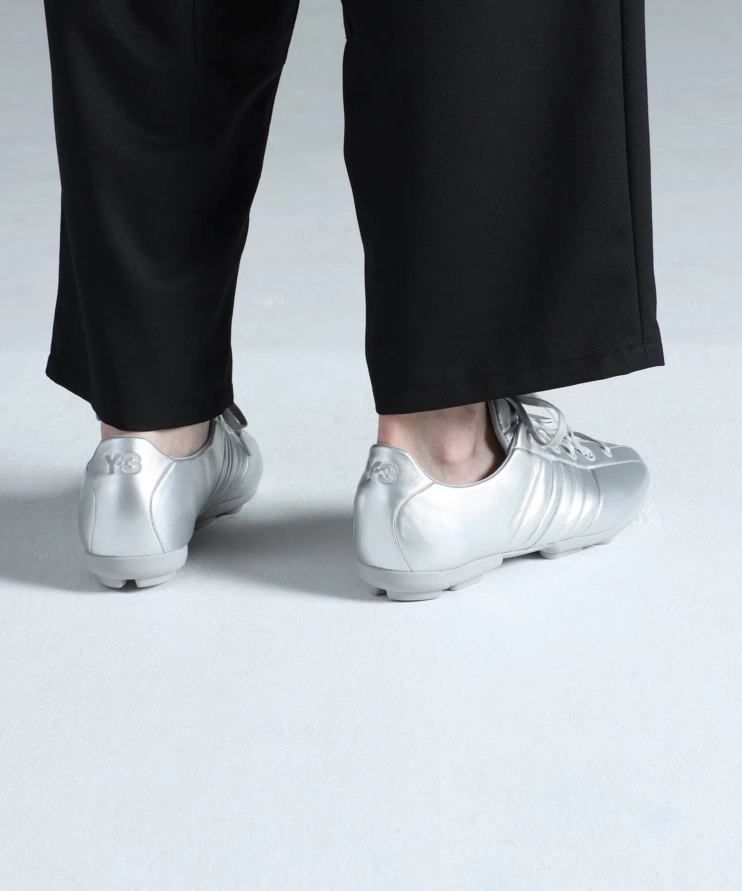 Унисекс кроссовки Y-3 FIELD из кожи серебряные — фото 3