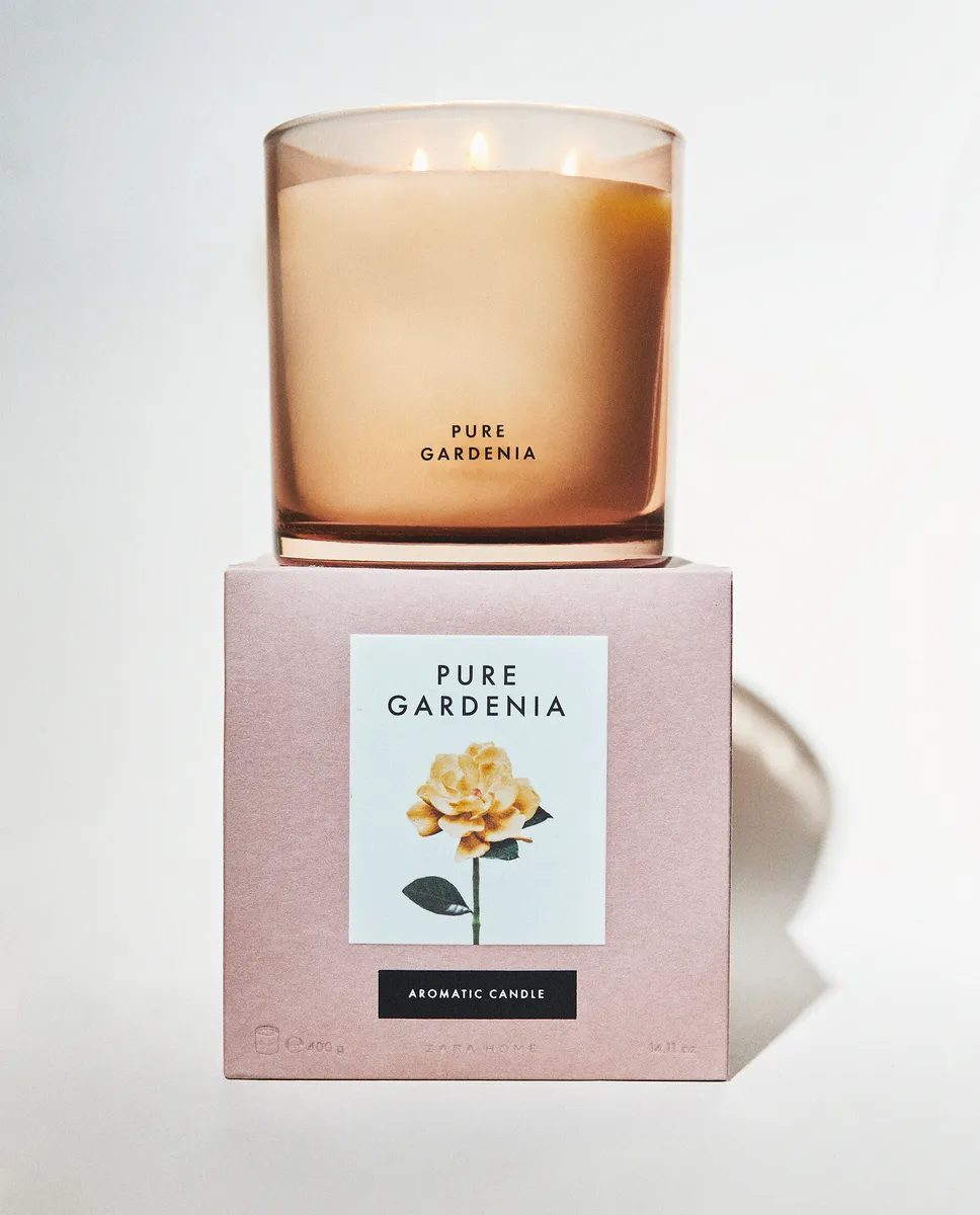 

(400 г) ароматическая свеча из чистой гардении Zara Home, чисто белый