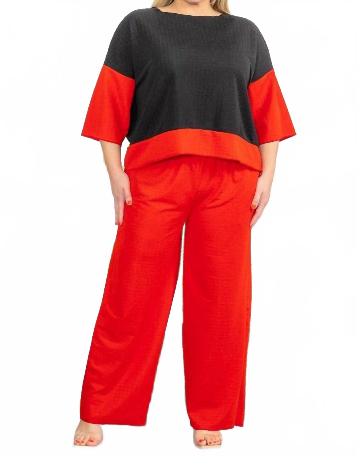 

Уютный текстурированный комплект из двух предметов в черно-красном цвете Karen T Design