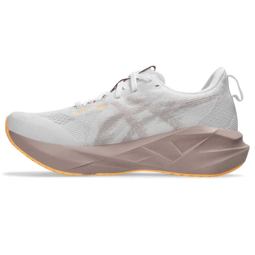 Беговые кроссовки Asics Novablast 5, белый — фото 3