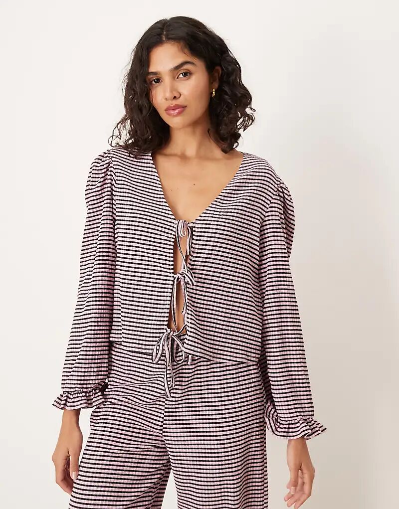 

Топ ASOS DESIGN с широкими рукавами и завязкой спереди в черно-розовую клетку — часть комплекта