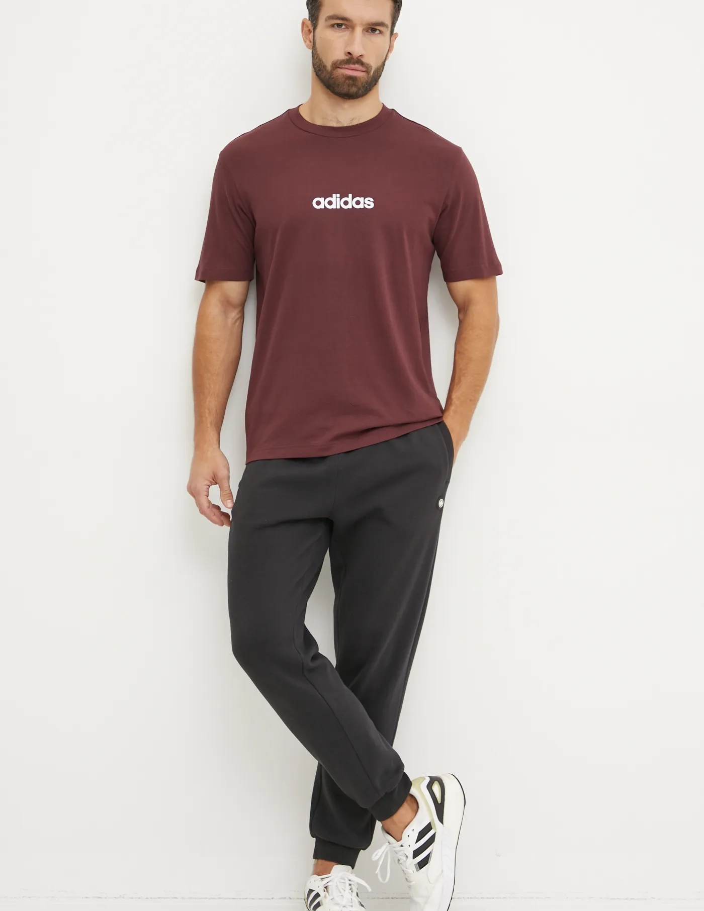 

Футболка Essentials Linear из хлопка adidas, красный