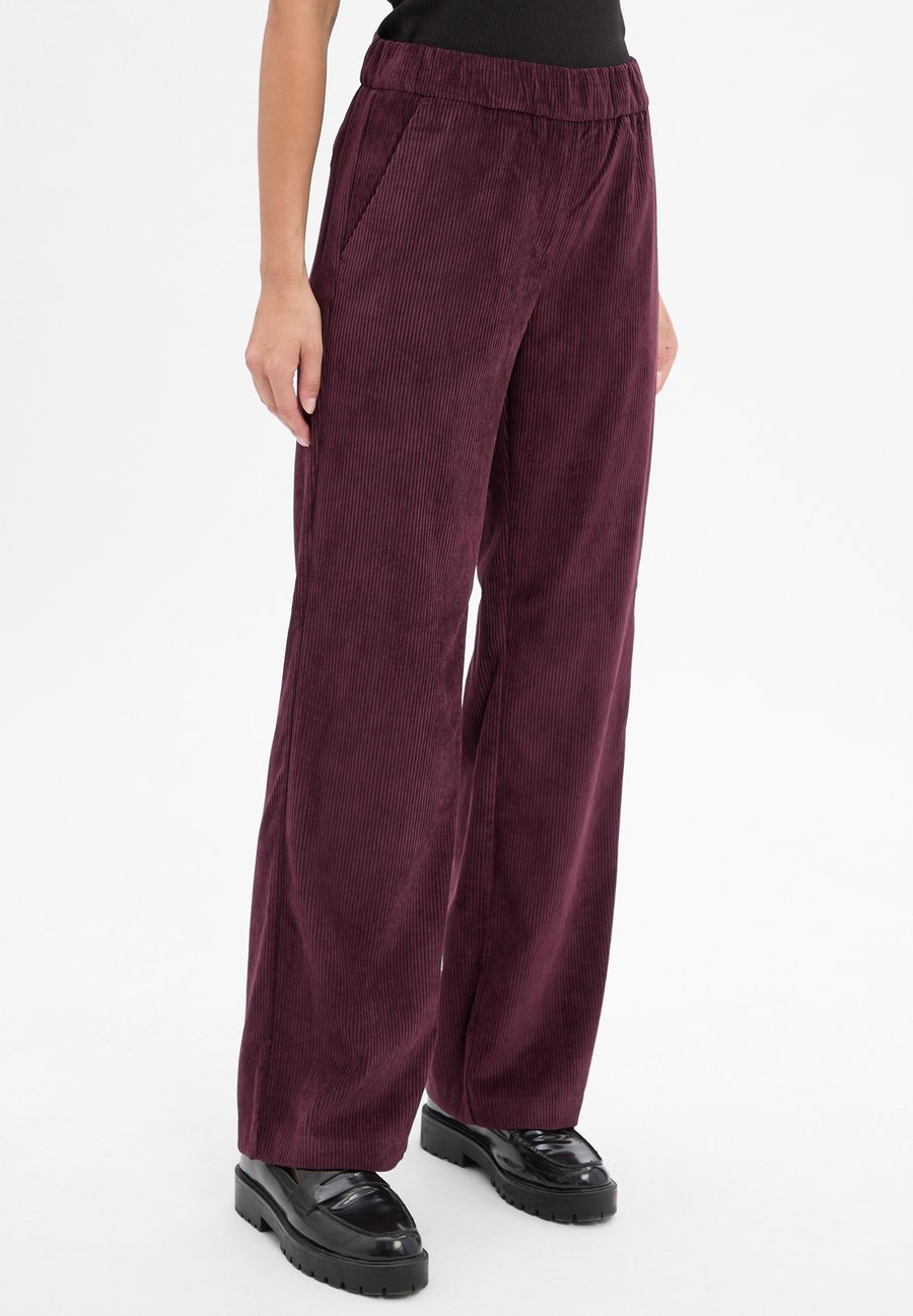 

Брюки MAC Jeans CHIARA, Aubergine - 0004/Purple