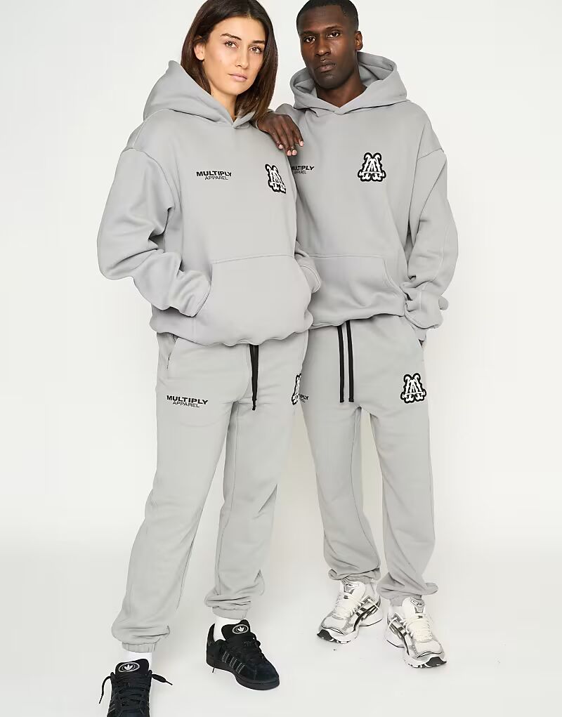

Джоггеры Multiply Apparel Initials в ультрамодном сером цвете