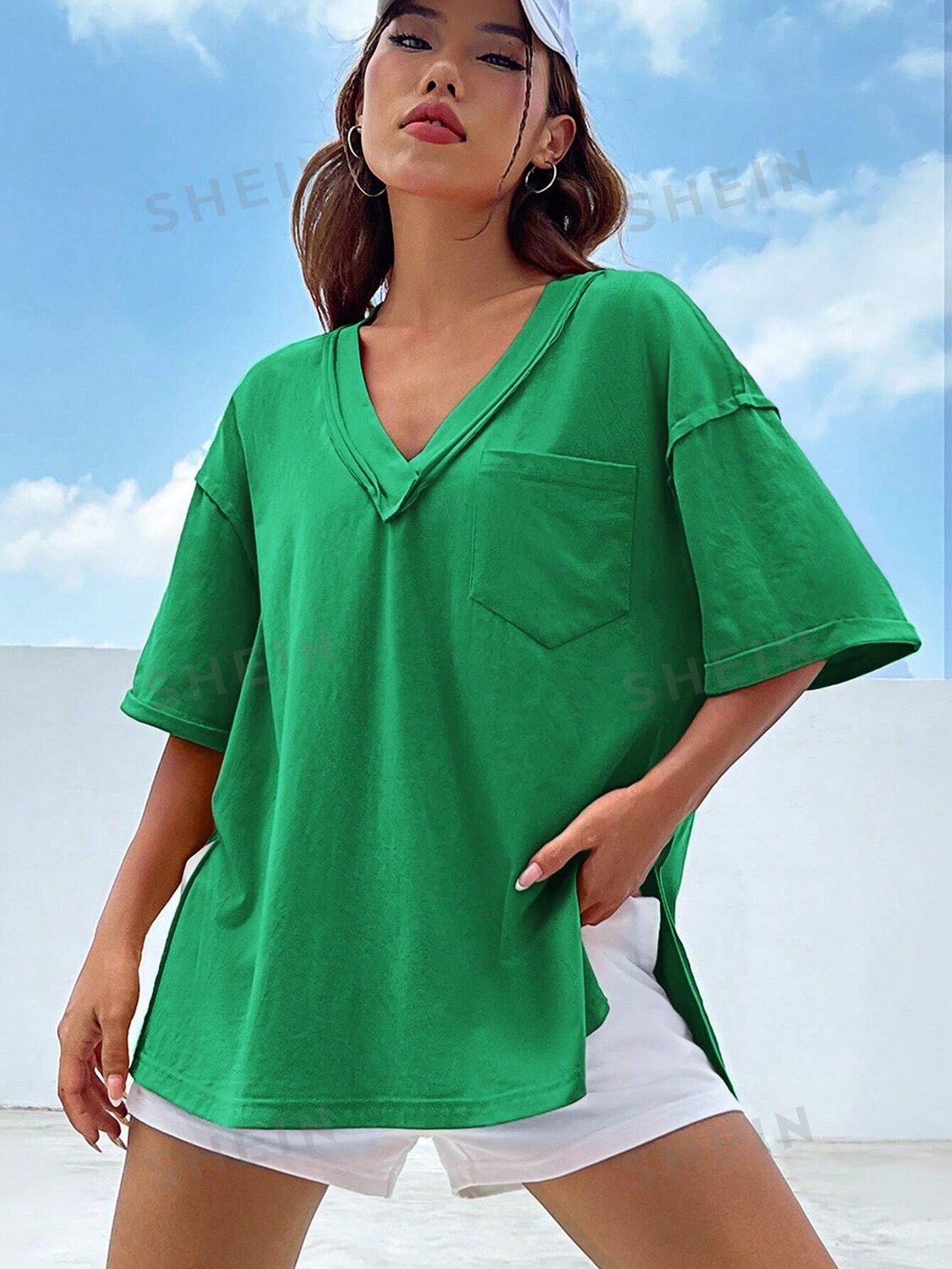 

Футболка свободного кроя Shein Ezwear с заниженными плечами и боковыми разрезами, зеленый