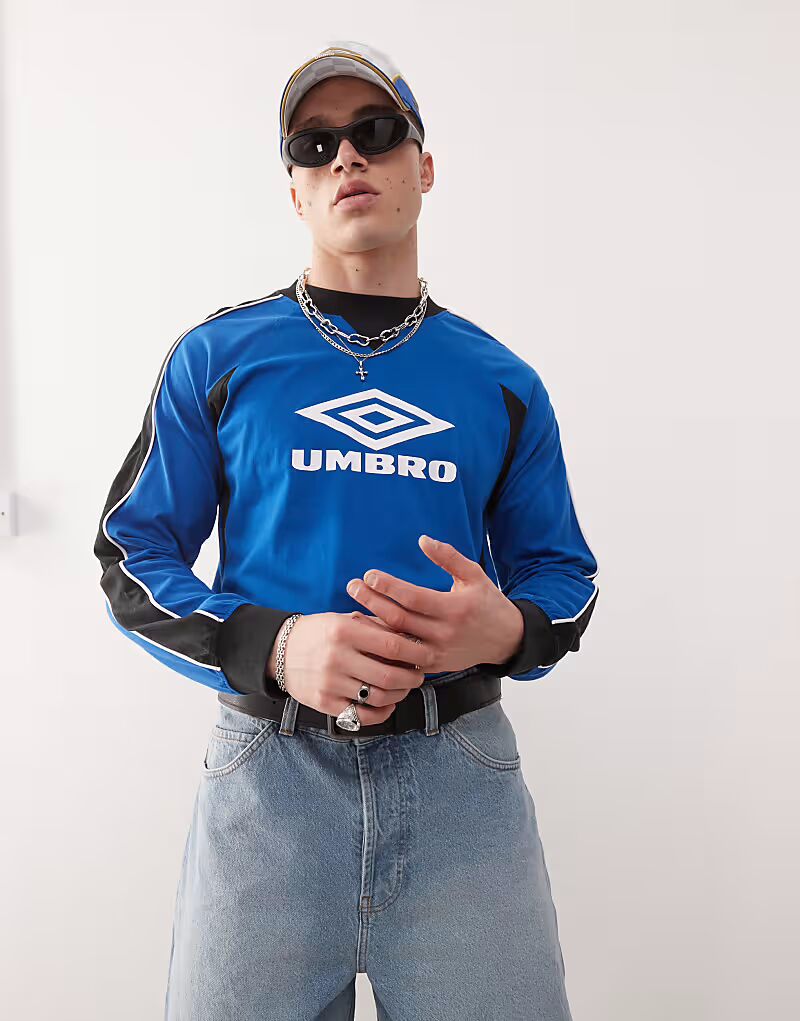 

Футболка Umbro с длинными рукавами и вставками в сине-белом цвете