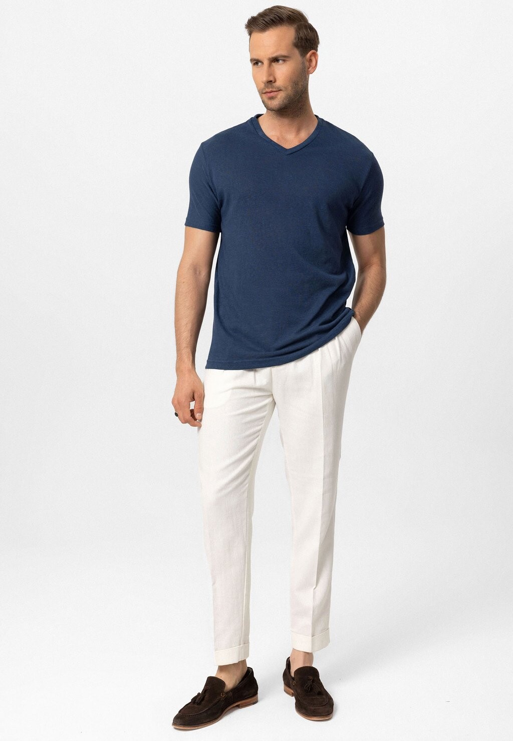 

Базовая футболка MARCELLO V-NECK REGULAR FIT Antioch, темно-синий