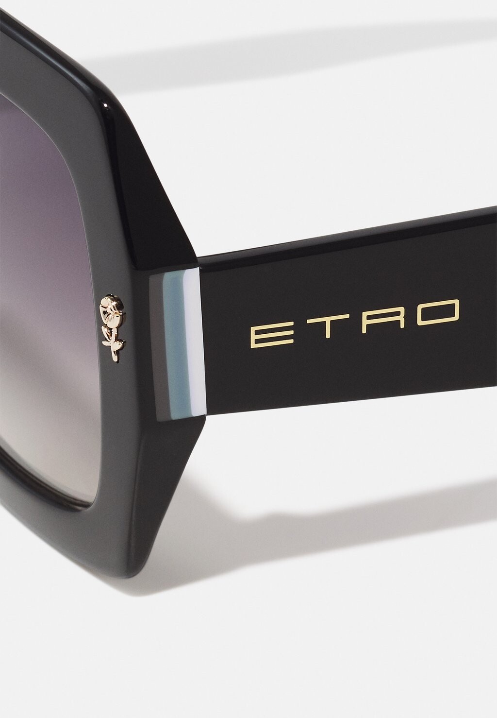 

Солнцезащитные очки ETRO, черный