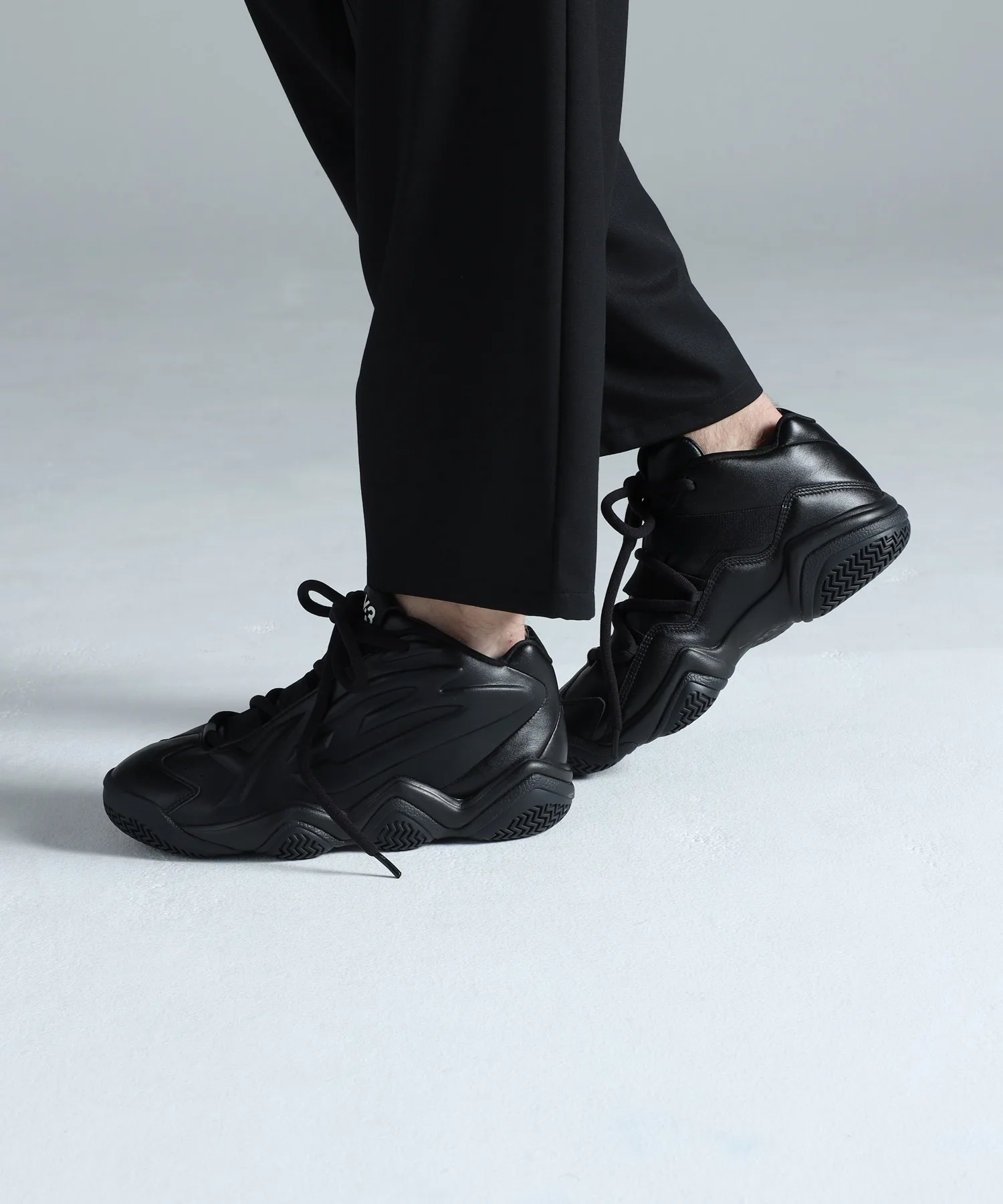 Кроссовки высокие из кожи Y-3 MEGABALL Y-3 чёрные